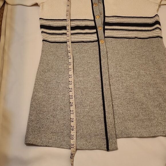 - ST.JOHN Cream, gray and black cardigan gold buttons - Picture 7 of 14